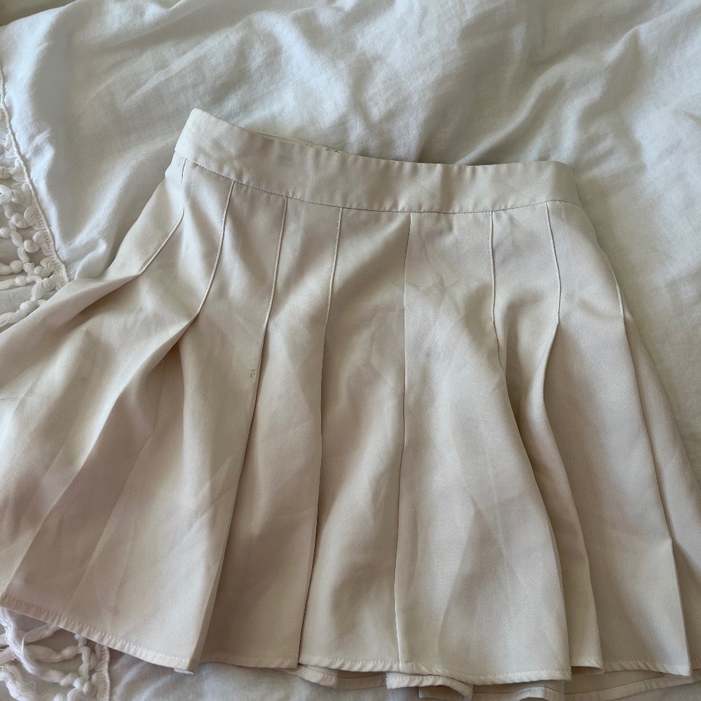 SheIn white pleated skirt size s / size 4